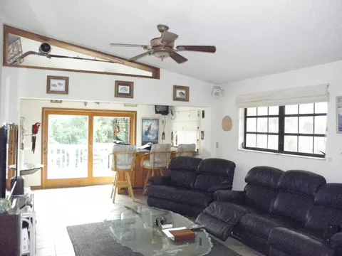 237 Apache St, Plantation Key, FL 33036 photo 5