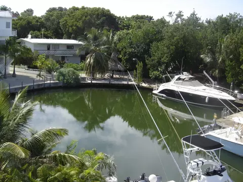 237 Apache St, Plantation Key, FL 33036 photo 2
