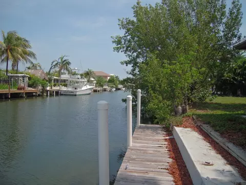 1433 Grouper Dr, Marathon, FL 33050 photo 3