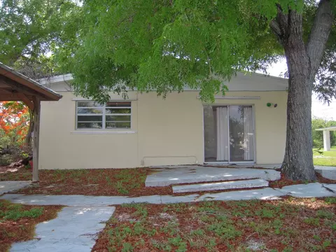 1433 Grouper Dr, Marathon, FL 33050 photo 2