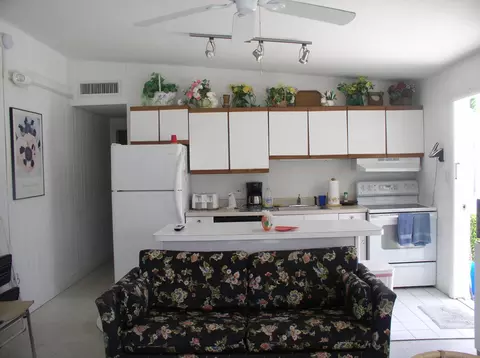 381 9th St #KEY colony, Key Colony Beach, FL 33051 photo 2