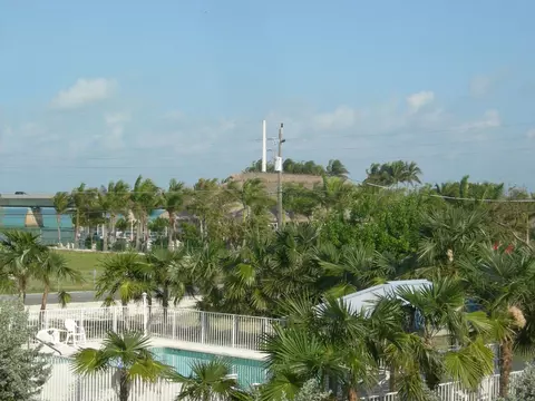 17 Kyle Way, Marathon, FL 33050 photo 2