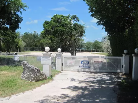 210 Apache St, Plantation Key, FL 33070 photo 2