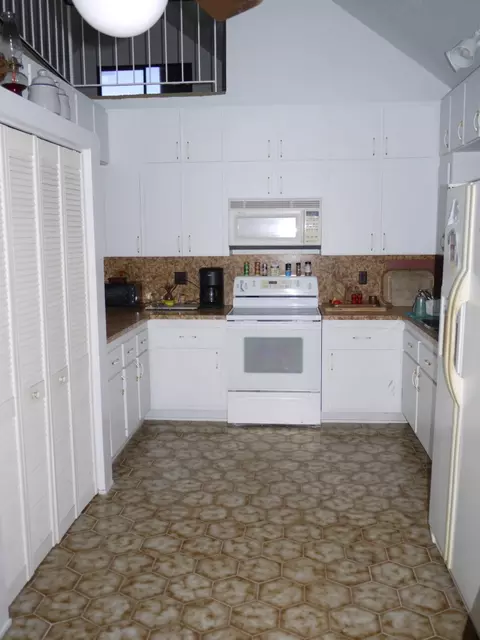 70 E Cahill Ct, Big Pine Key, FL 33043 photo 7