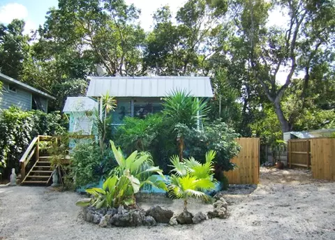 35 Dolphin Rd, Key Largo, FL 33037 photo 1