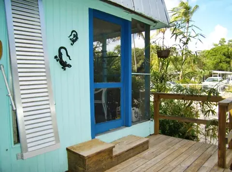 35 Dolphin Rd, Key Largo, FL 33037 photo 2