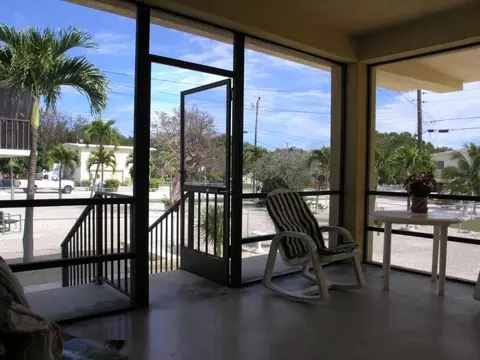 418 3rd St, Key Largo, FL 33037 photo 2