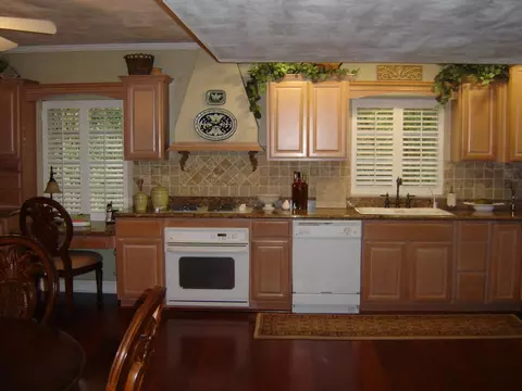 233 Apache St, Plantation Key, FL 33036 photo 9