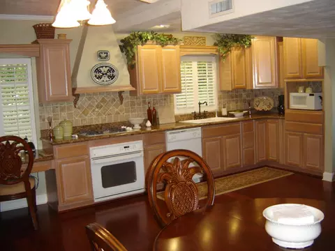 233 Apache St, Plantation Key, FL 33036 photo 8