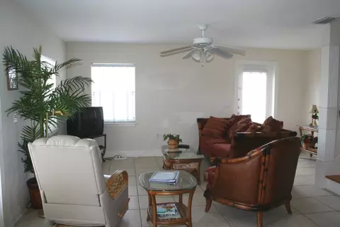 240 9th St #KEY colony, Key Colony Beach, FL 33051 photo 3