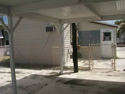 856 James Ave, Marathon, FL 33050 photo 2