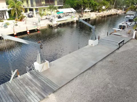 152 Harbor Ln, Tavernier, FL 33070 photo 3