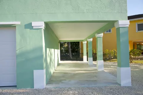 423 4th Rd, Key Largo, FL 33037 photo 1