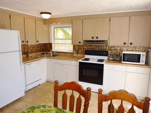 492 Pine Ln, Big Pine Key, FL 33043 photo 3