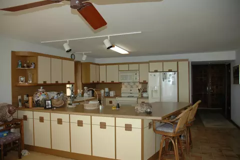 101 E Ocean Dr UNIT C-305, Key Colony Beach, FL 33051 photo 6