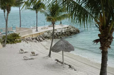 101 E Ocean Dr UNIT C-305, Key Colony Beach, FL 33051 photo 5