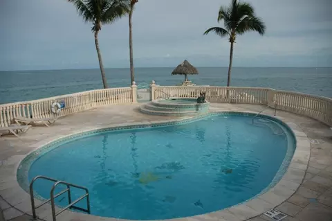 101 E Ocean Dr UNIT C-305, Key Colony Beach, FL 33051 photo 3