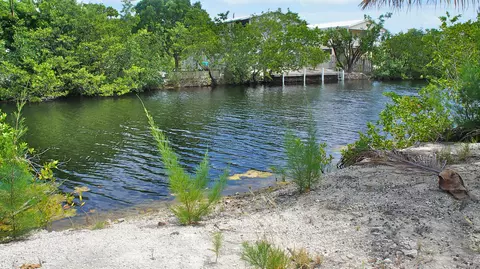 73 E Cahill Ct, Big Pine Key, FL 33043 photo 8