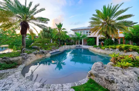 107 Sunset Dr, Marathon, FL 33050 photo 6