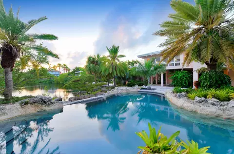 107 Sunset Dr, Marathon, FL 33050 photo 1
