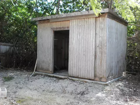 564 Gordon Cir, Key Largo, FL 33037 photo 2