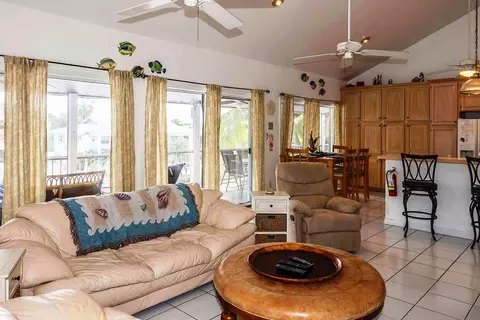 121 W Bruce Ct, Marathon, FL 33050 photo 15