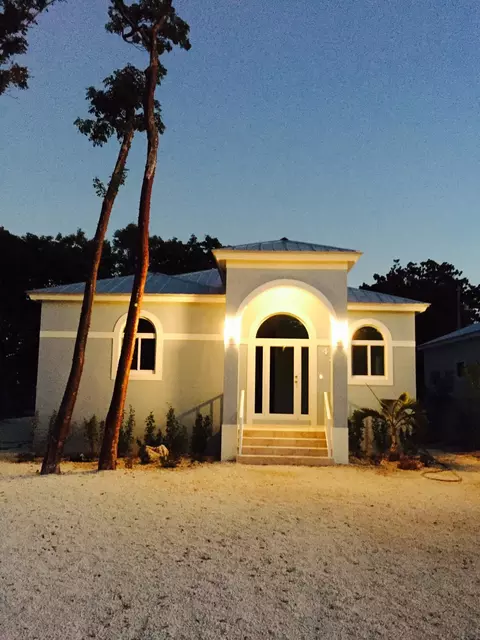 434 4th Rd, Key Largo, FL 33037 photo 1