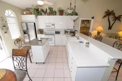 245 S Point Dr, Sugarloaf Key, FL 33042 photo 18
