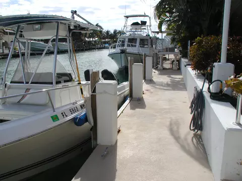 400 10th St #KEY colony, Key Colony Beach, FL 33051 photo 9