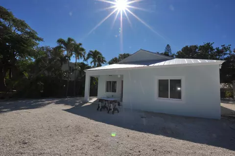 654 Cabrera St, Key Largo, FL 33037 photo 3