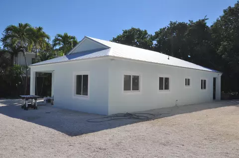 654 Cabrera St, Key Largo, FL 33037 photo 1