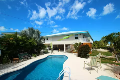 702 Copa Doro, Marathon, FL 33050 photo 2
