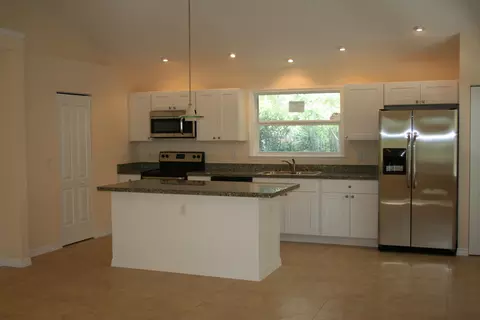 231 Lignumvitae Dr, Key Largo, FL 33037 photo 3
