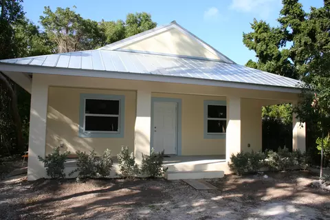 231 Lignumvitae Dr, Key Largo, FL 33037 photo 1