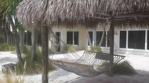 2126 Dolphin Dr, Marathon, FL 33050 photo 9