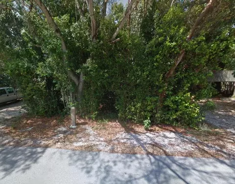 19 Pompano Ave, Key Largo, FL 33037 photo 2
