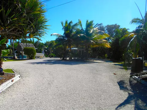 589 Pine Ln, Big Pine Key, FL 33043 photo 3