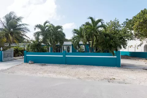 2821 Dolphin Dr, Marathon, FL 33050 photo 4