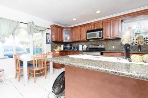 2821 Dolphin Dr, Marathon, FL 33050 photo 7