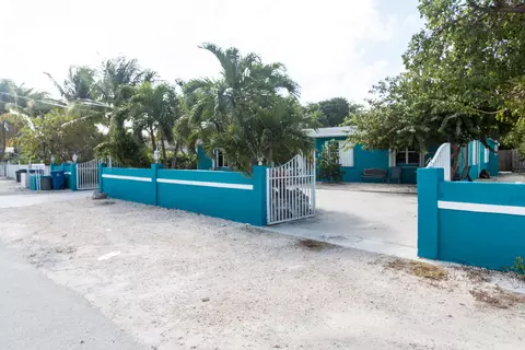 2821 Dolphin Dr, Marathon, FL 33050 photo 3