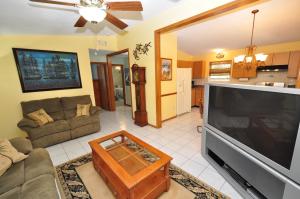 307 Guava Ave, Marathon, FL 33050 photo 10