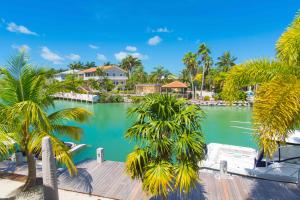 346 E Seaview Dr, Duck Key, FL 33050 photo 6