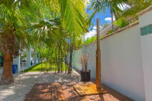 346 E Seaview Dr, Duck Key, FL 33050 photo 29