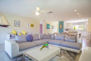 346 E Seaview Dr, Duck Key, FL 33050 photo 7