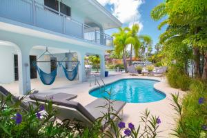 346 E Seaview Dr, Duck Key, FL 33050 photo 4