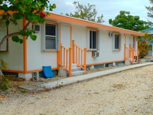 29071 Pine Ave, Big Pine Key, FL 33043 photo 2