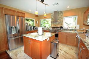 378 E Seaview Dr, Duck Key, FL 33050 photo 34