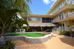 378 E Seaview Dr, Duck Key, FL 33050 photo 5