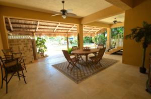 378 E Seaview Dr, Duck Key, FL 33050 photo 17