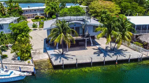 135 Redwing Rd, Tavernier, FL 33070 photo 2